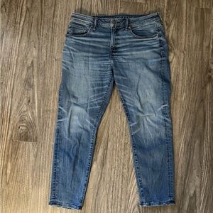 Men’s American Eagle Slim Jeans – 33x30 (Light Wash)